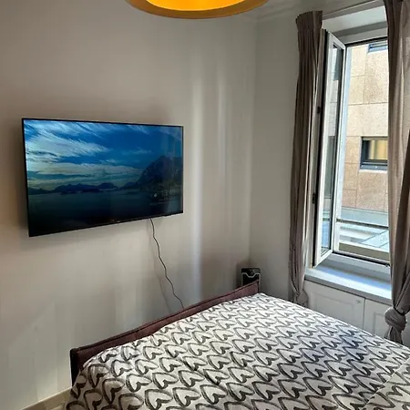 Qdb Hyper Centre Guest house
